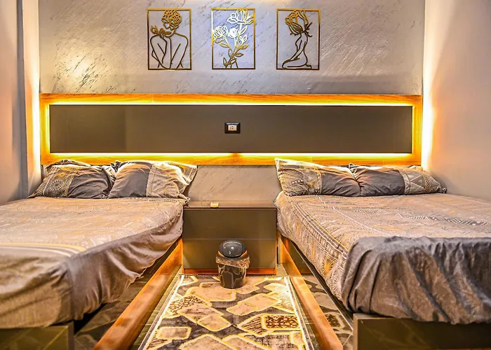 Luxury Poolside Retreat Elegant Two Within A Seafront