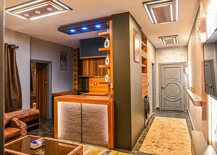 Luxury Poolside Retreat Elegant Two Within A Seafront